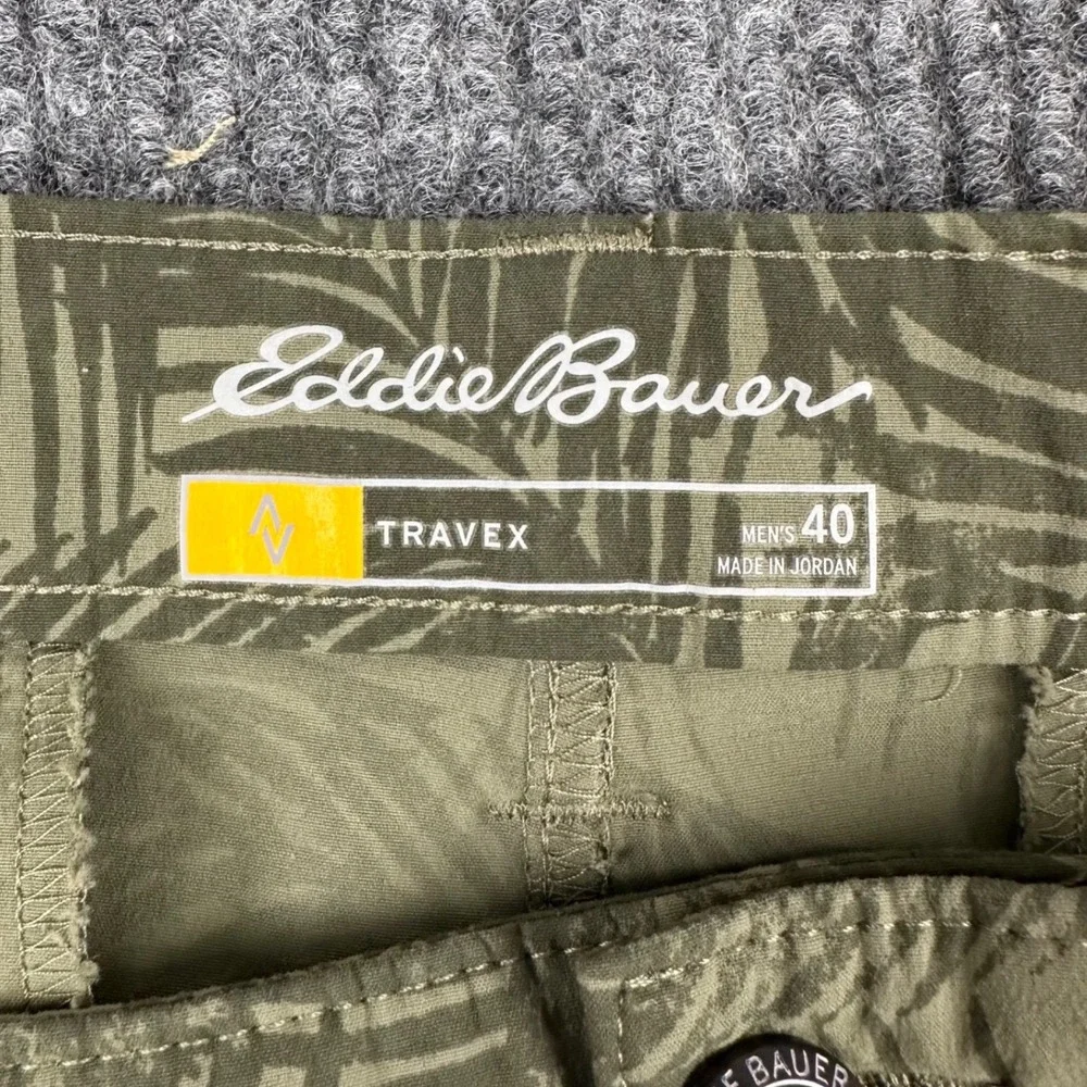 Eddie Bauer Travex Mens 40 Shorts Olive Green Tropical Palm Leaf‎ Print Hiking
